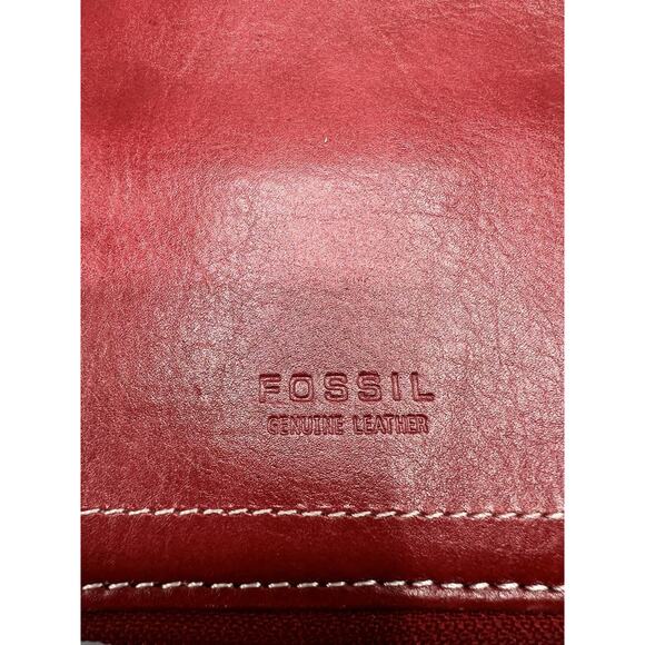 Fossil Red Leather Zip Around Travel Passport Organizer Wristlet Wallet Purse - Picture 16 of 16